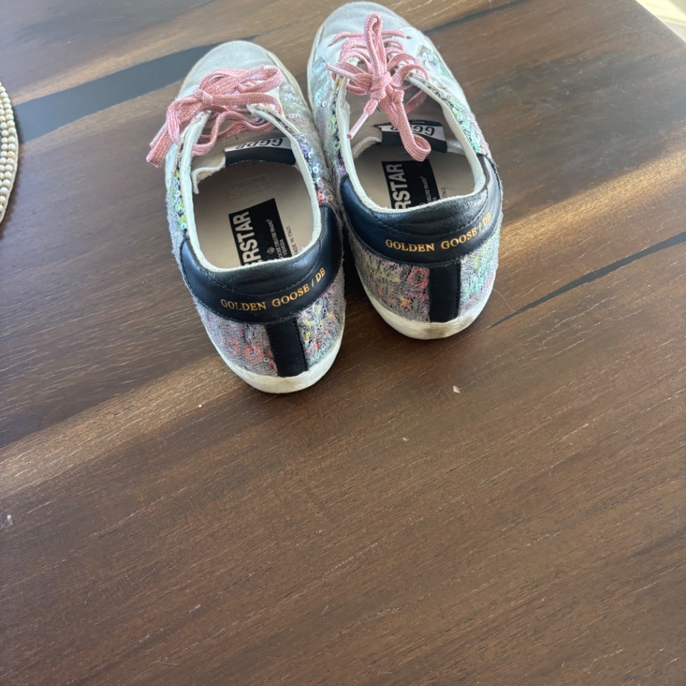 Golden Goose Womens Sneakers with Pink Laces and Star Detail - Picture 4 of 4